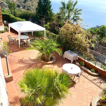 Casa Dei Sogni بيت ضيافة تاورمينا